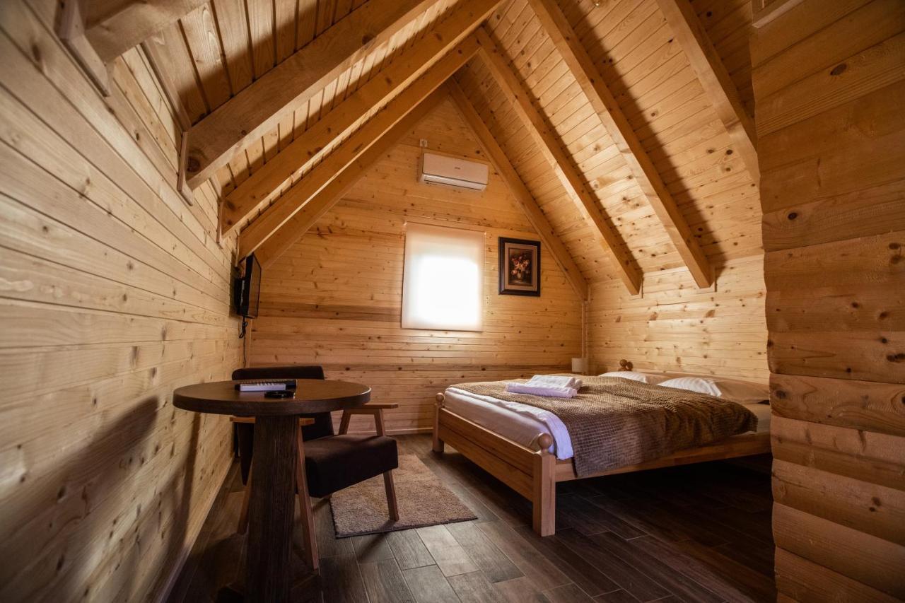 Hotel Babino Brdo Derventa Buitenkant foto