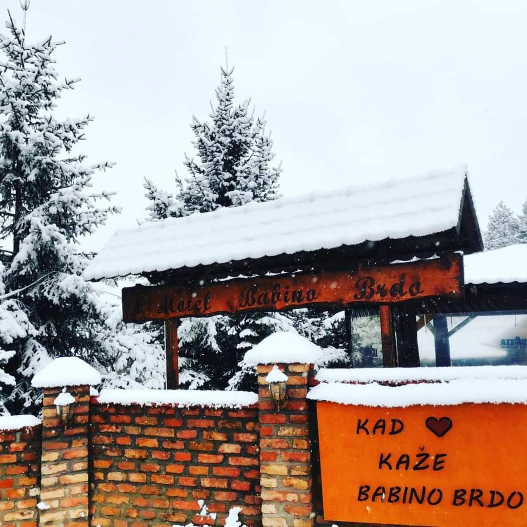 Hotel Babino Brdo Derventa Buitenkant foto