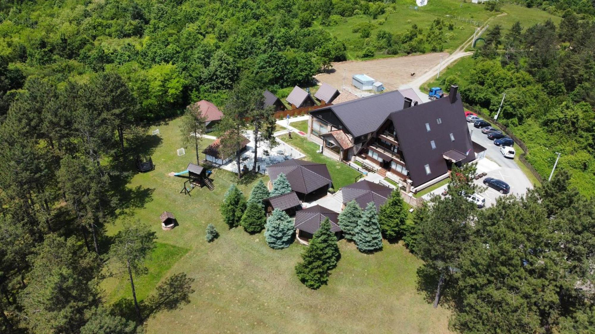 Hotel Babino Brdo Derventa Buitenkant foto