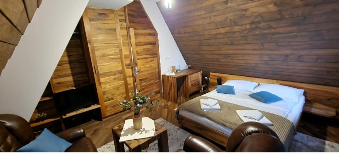 Hotel Babino Brdo Derventa Buitenkant foto