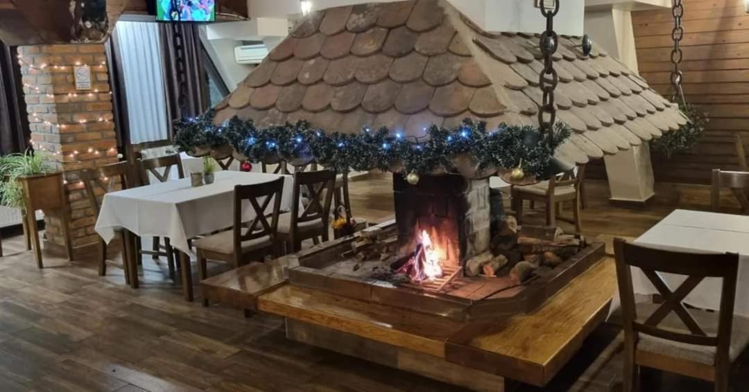 Hotel Babino Brdo Derventa Buitenkant foto