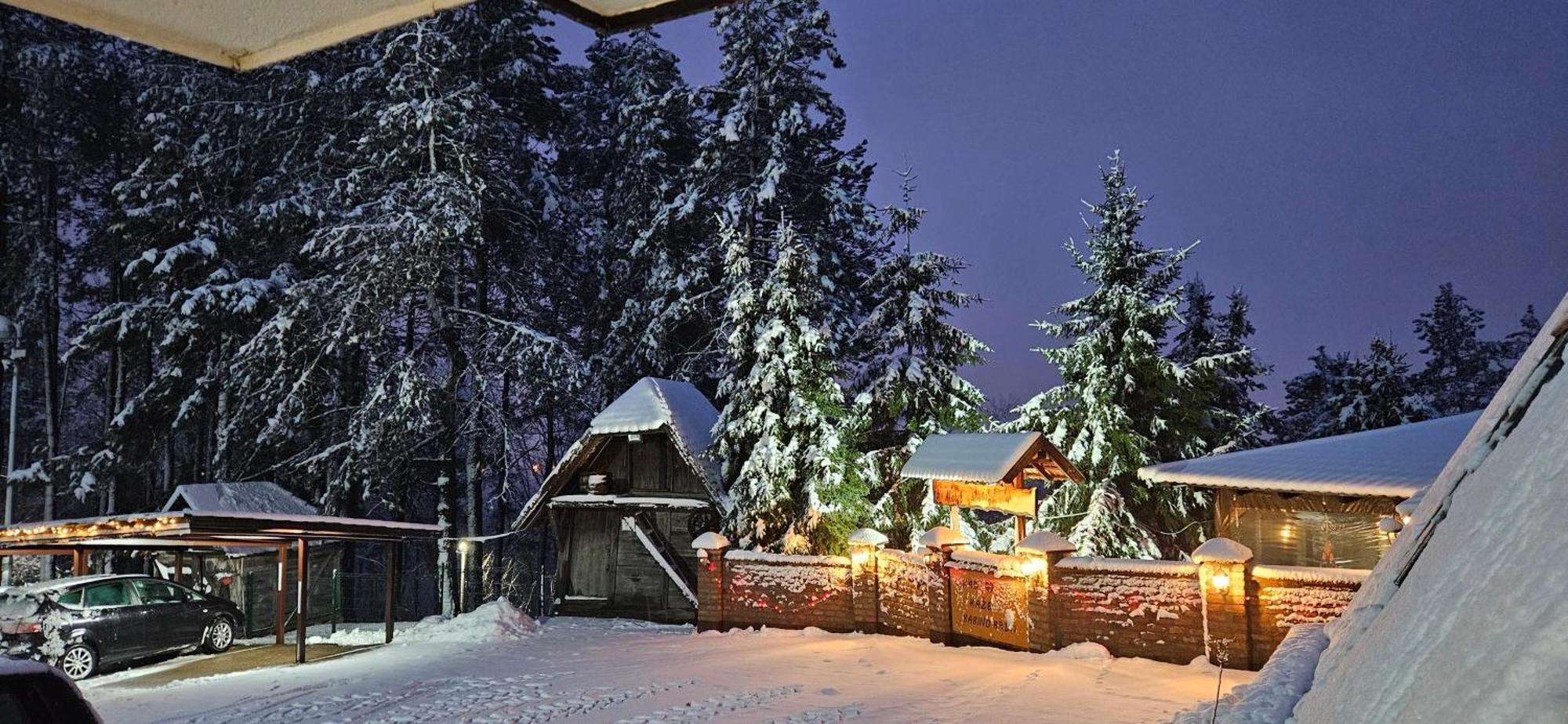 Hotel Babino Brdo Derventa Buitenkant foto