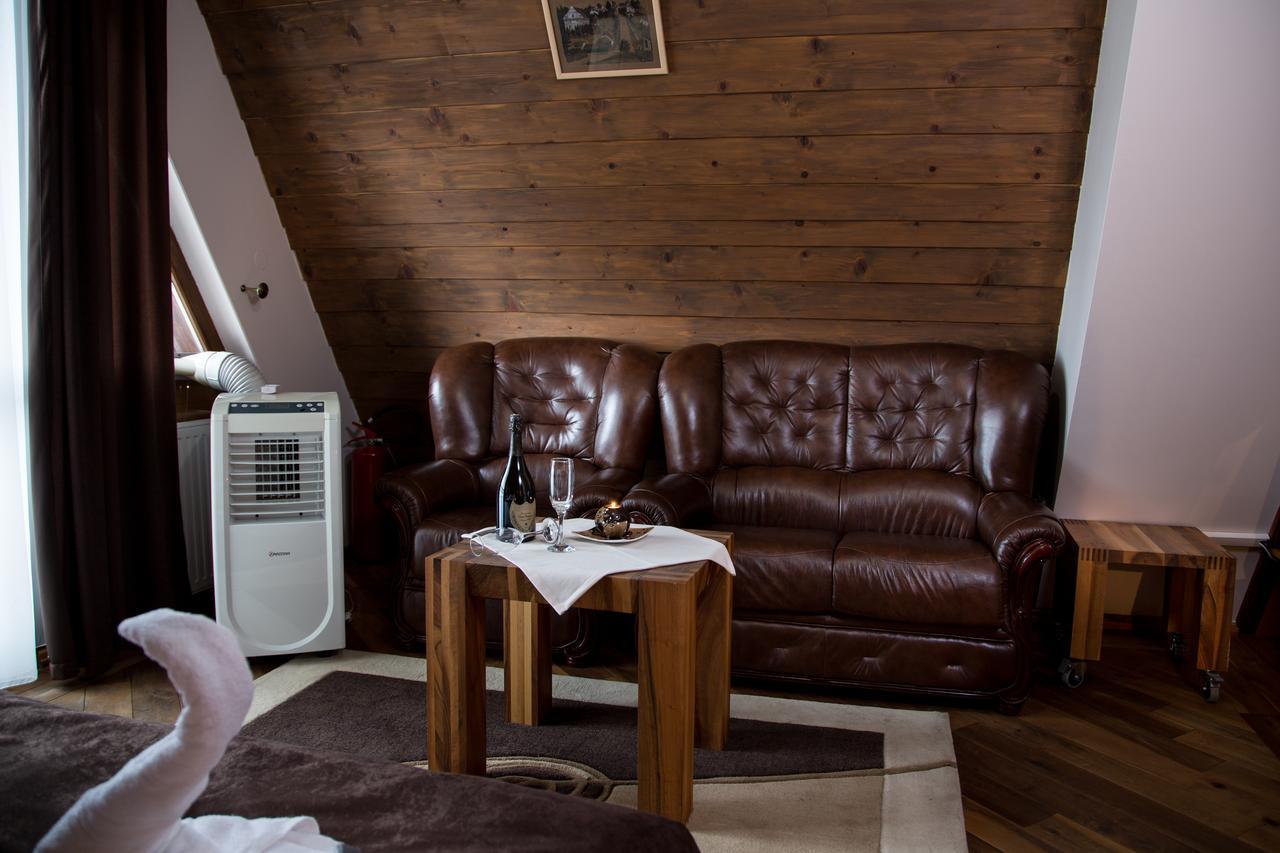 Hotel Babino Brdo Derventa Buitenkant foto