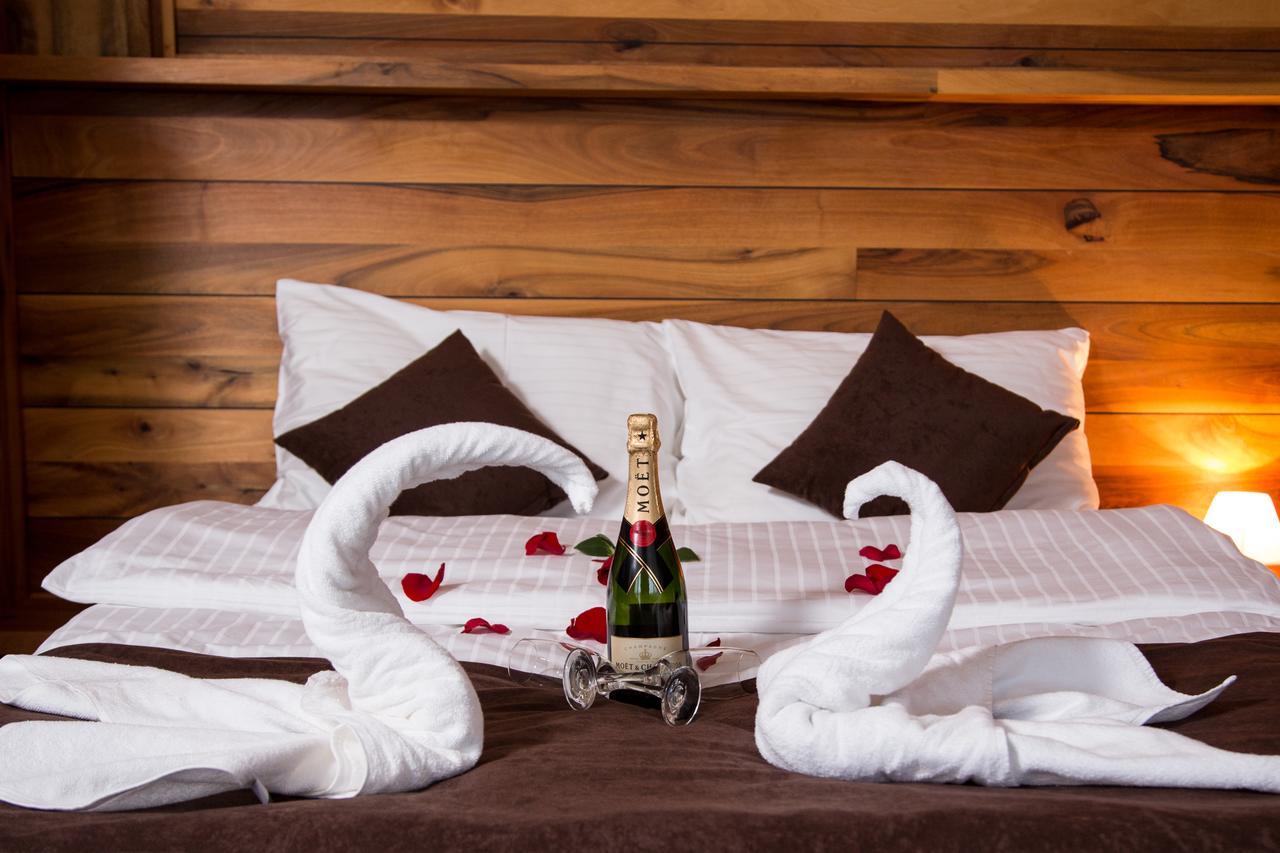 Hotel Babino Brdo Derventa Buitenkant foto