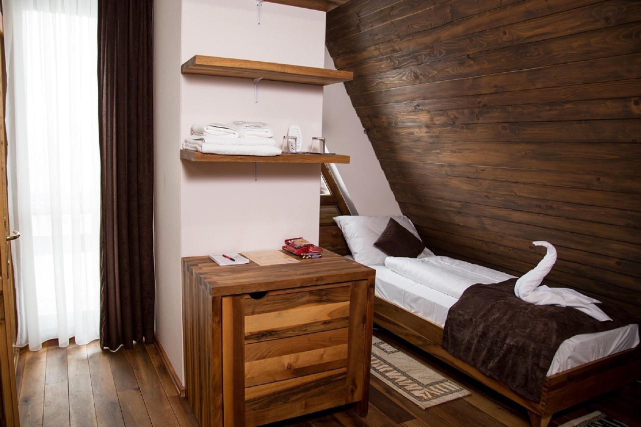 Hotel Babino Brdo Derventa Buitenkant foto