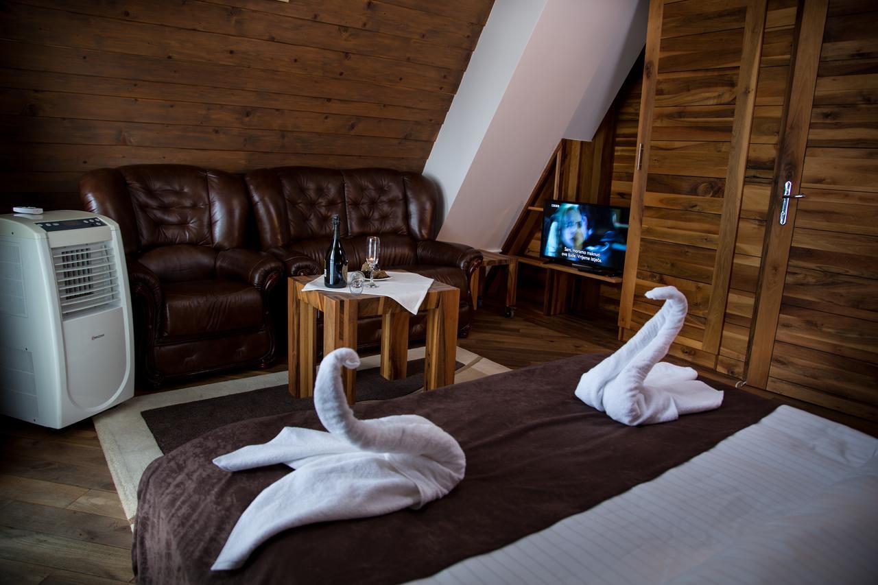 Hotel Babino Brdo Derventa Buitenkant foto