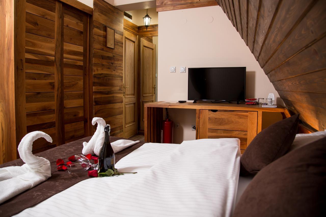 Hotel Babino Brdo Derventa Buitenkant foto