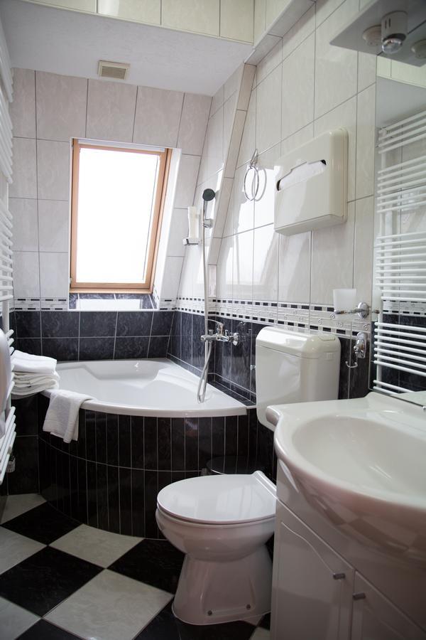 Hotel Babino Brdo Derventa Buitenkant foto