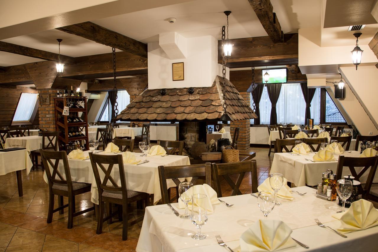 Hotel Babino Brdo Derventa Buitenkant foto