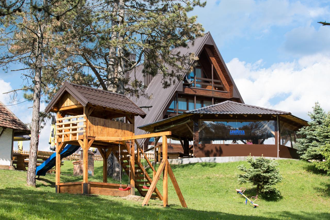 Hotel Babino Brdo Derventa Buitenkant foto